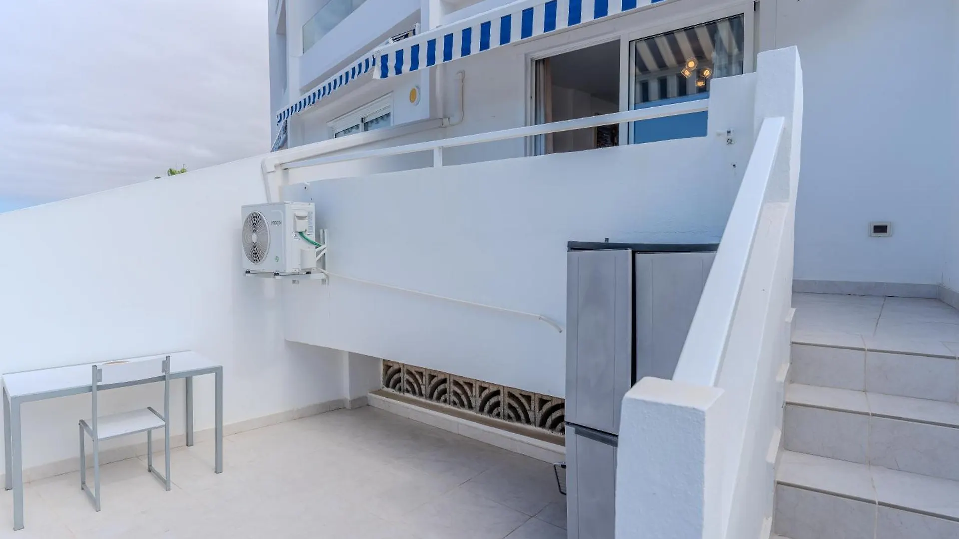 Malibu Park Studio With Ocean Views & Heated Pool أذيخي 0*,  إسبانيا